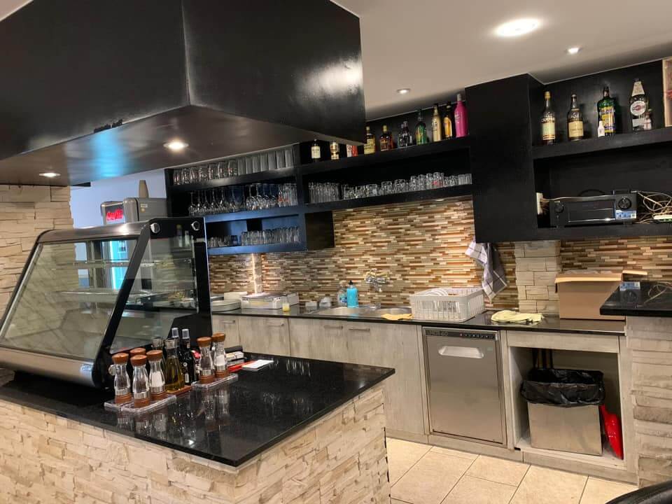 Restaurantbereich von Falken Pizza